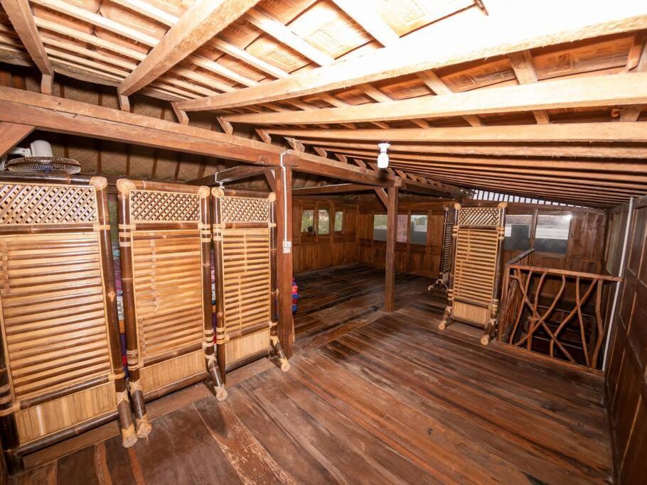 Villa Watu Kodok - Villa Located Close To The Beach Baron Ngoại thất bức ảnh